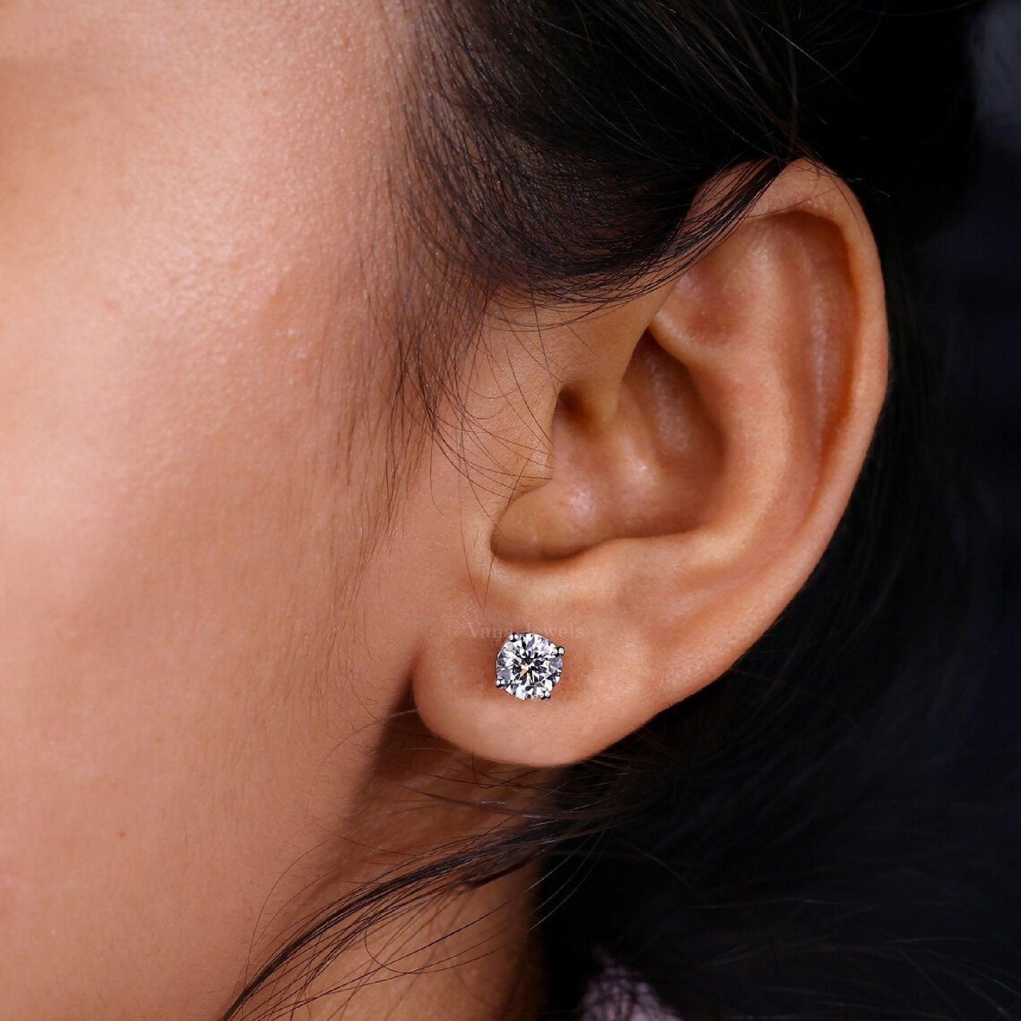 Round Brilliant Lab Grown Diamond Stud Earrings - Vana Jewels