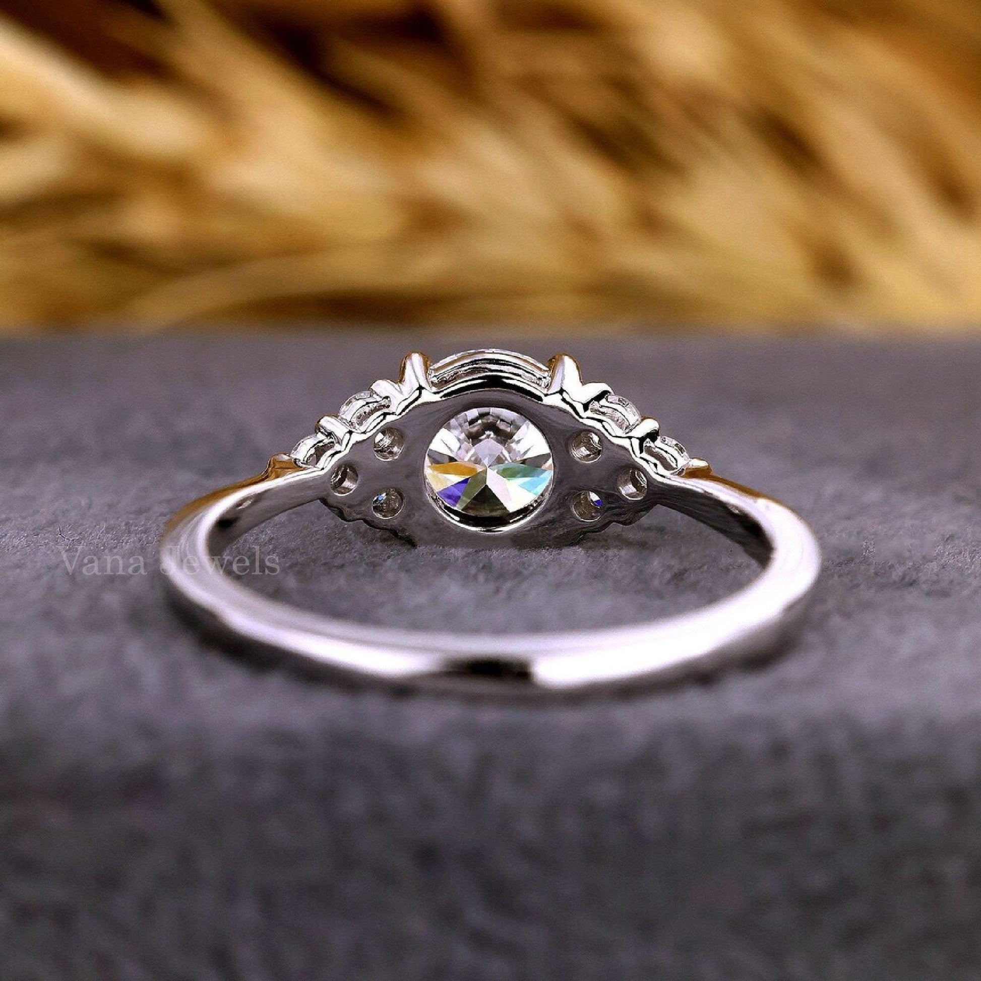 Round Lab Grown Diamond Engagement Ring with Muse Setting - Vana Jewels