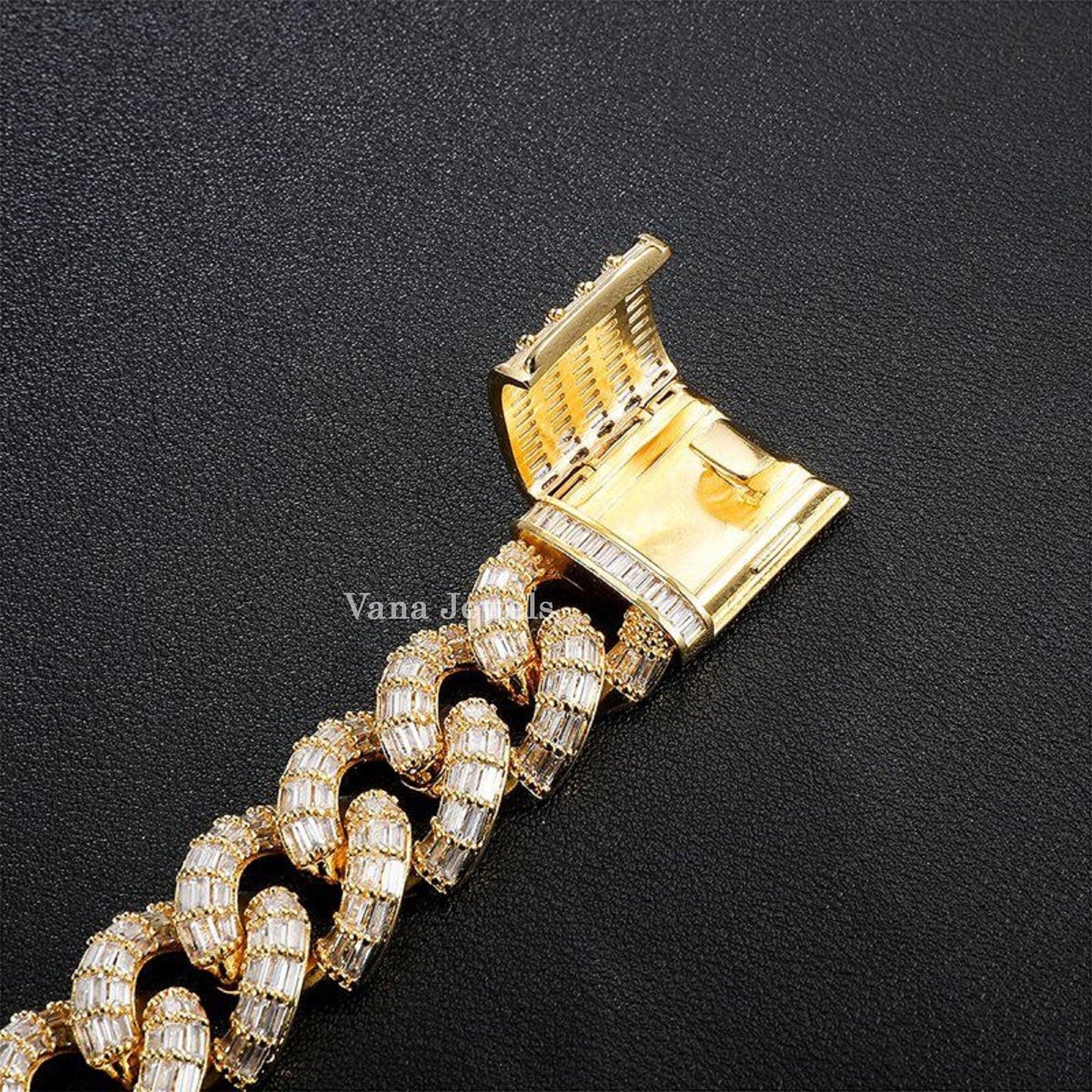 21 mm VVS Moissanite Baguette Diamond Iced Cuban link chain - Vana Jewels