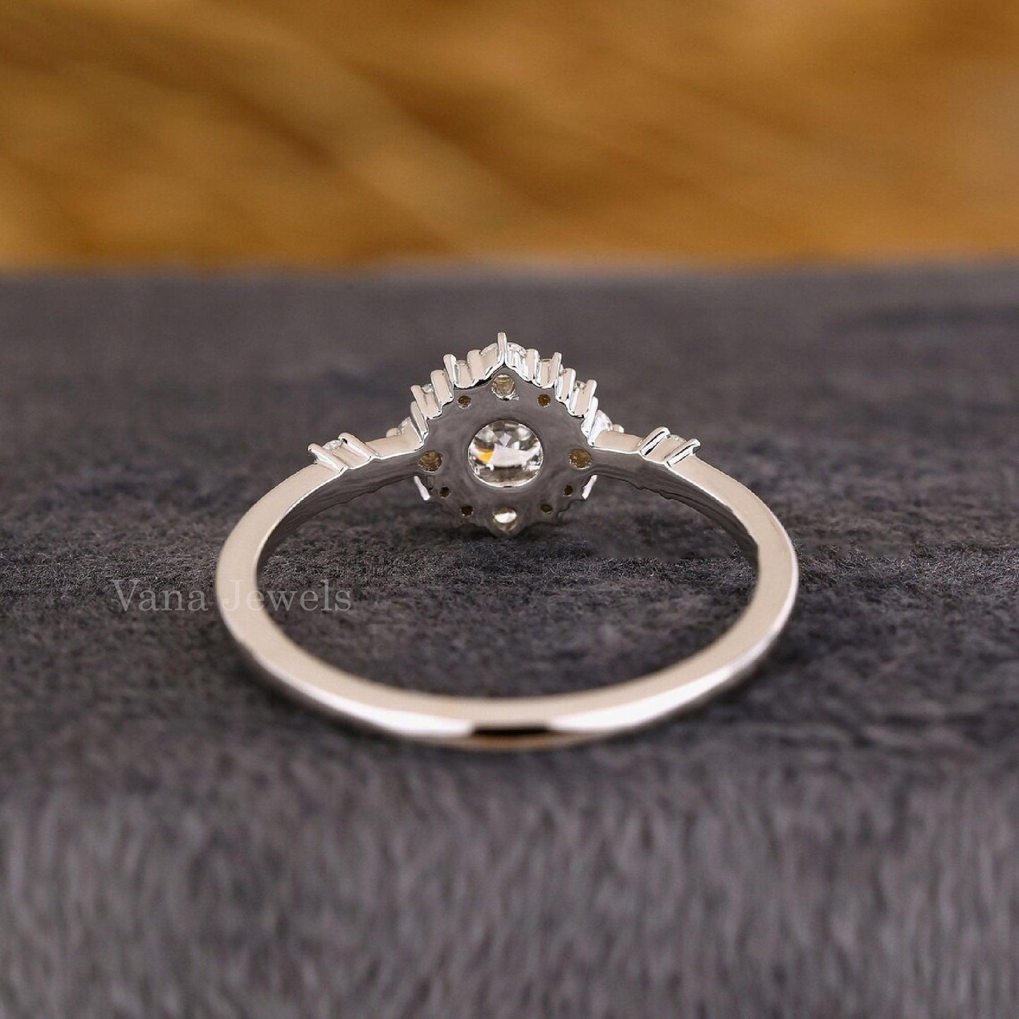 Cluster Halo Round Lab Grown Diamond Engagement Ring - Vana Jewels