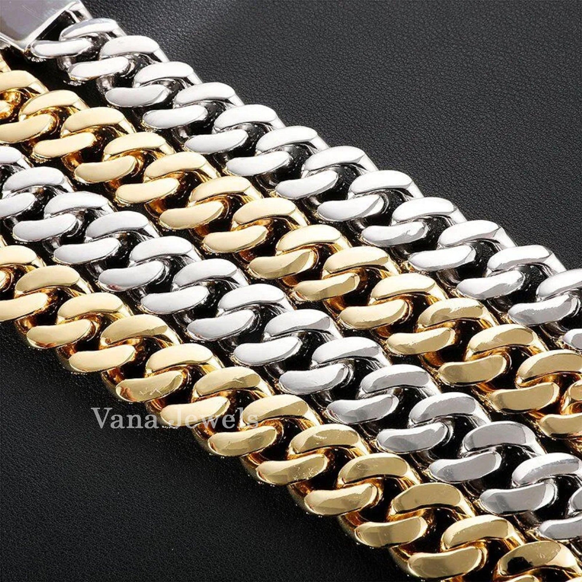 21 mm VVS Moissanite Baguette Diamond Iced Cuban link chain - Vana Jewels