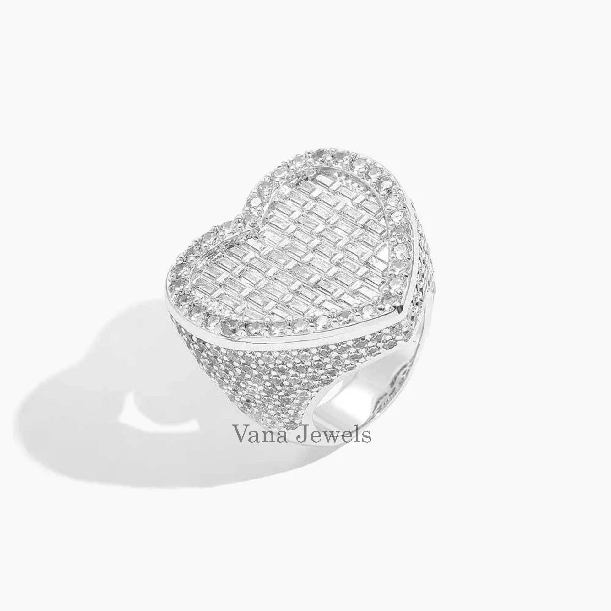 VVS Moissanite Baguette Heart Signet Ring - Vana Jewels