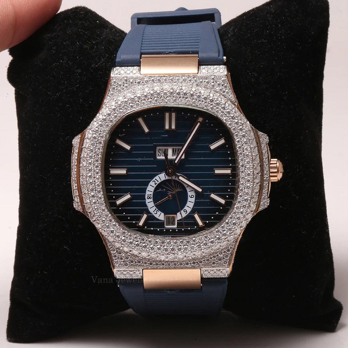 VVS Moissanite Diamond Stylish Rubber Belt Watch - Vana Jewels