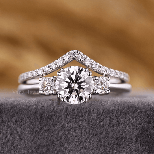 Round Trilogy Diamond Engagement Ring Set - Vana Jewels